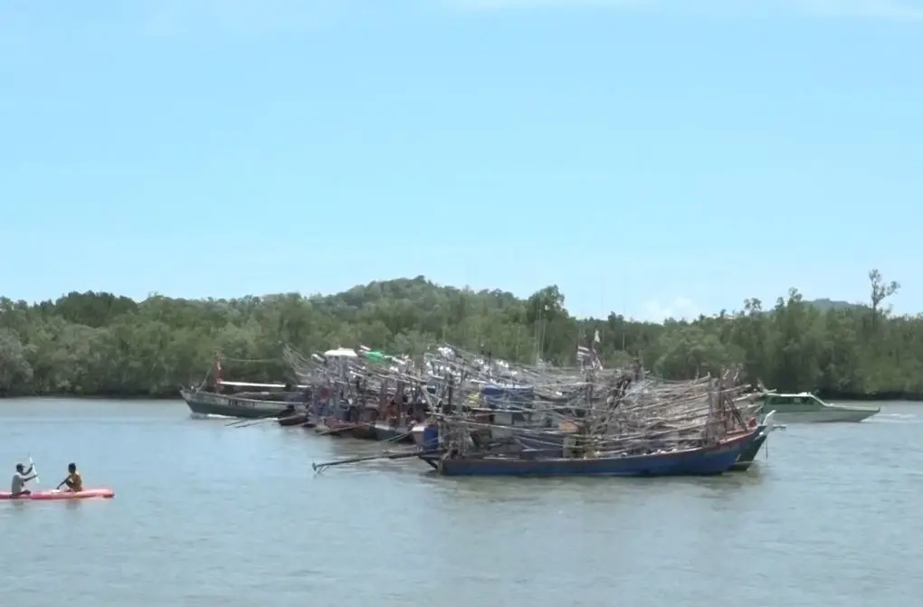 ม็อบเรือประมง ประกาศยกระดับปิดร่องน้ำปากบารา ทวงสัญญาหน่วยงานรัฐ