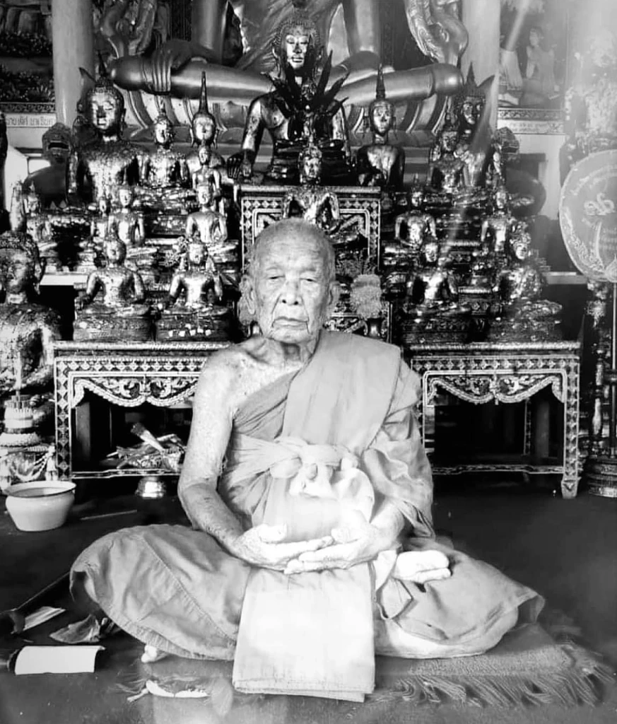 หลวงพ่อทอง เจ้าอาวาสวัดหลวงอรัญญ์