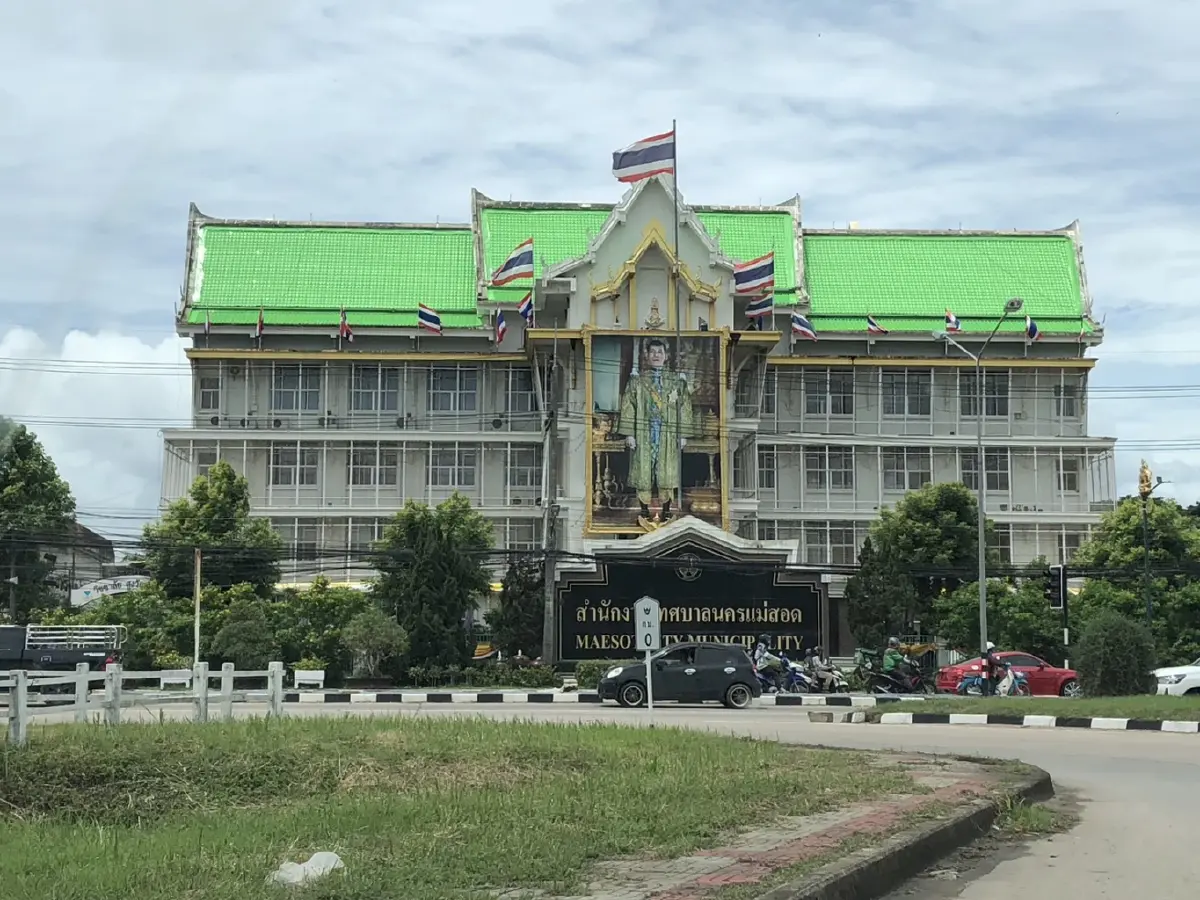 เทศบาลแม่สอด สั่งยกเลิกให้ทำบัตร 10 ปี ชาวเมียนมา พร้อมสั่งเด้ง จนท.อีกราย