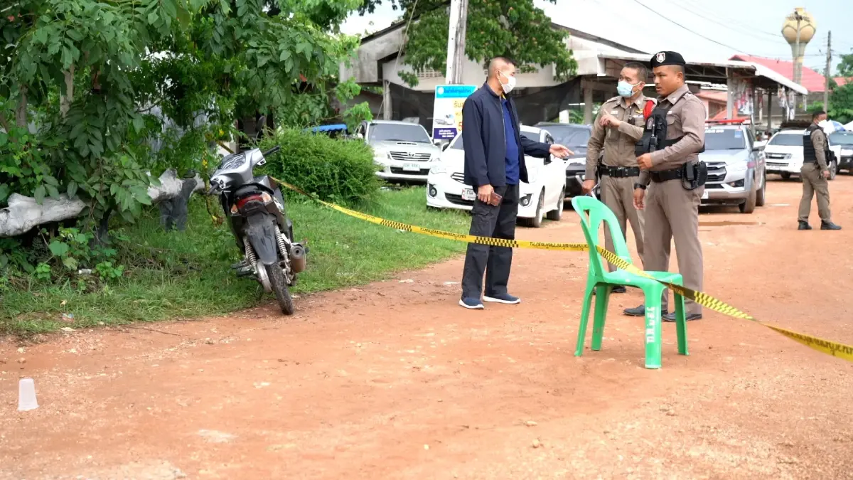 พ่อยืนรอดูลูกสาว ในขบวนแห่บั้งไฟ ถูกยิงเสียชีวิต