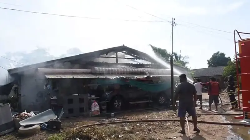 เฒ่าวัย 71 เดือด ถูกทวงค่าเช่าห้อง แถมค่าไฟยังแพงขึ้น จุดไฟเผาห้องคนดูแลวอด