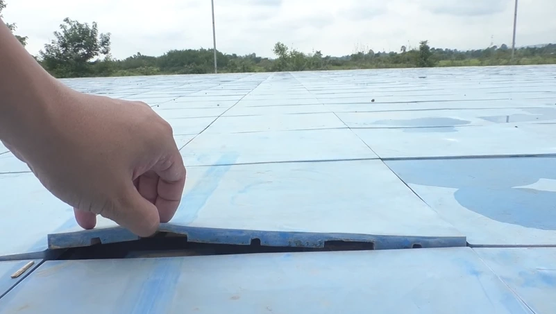 ป.ป.ช.สกลนคร ลุยตรวจสนามฟุตซอล อบต.งบ 3 ล้านเศษ ยังไม่ถึงปีใช้ไม่ได้แล้ว