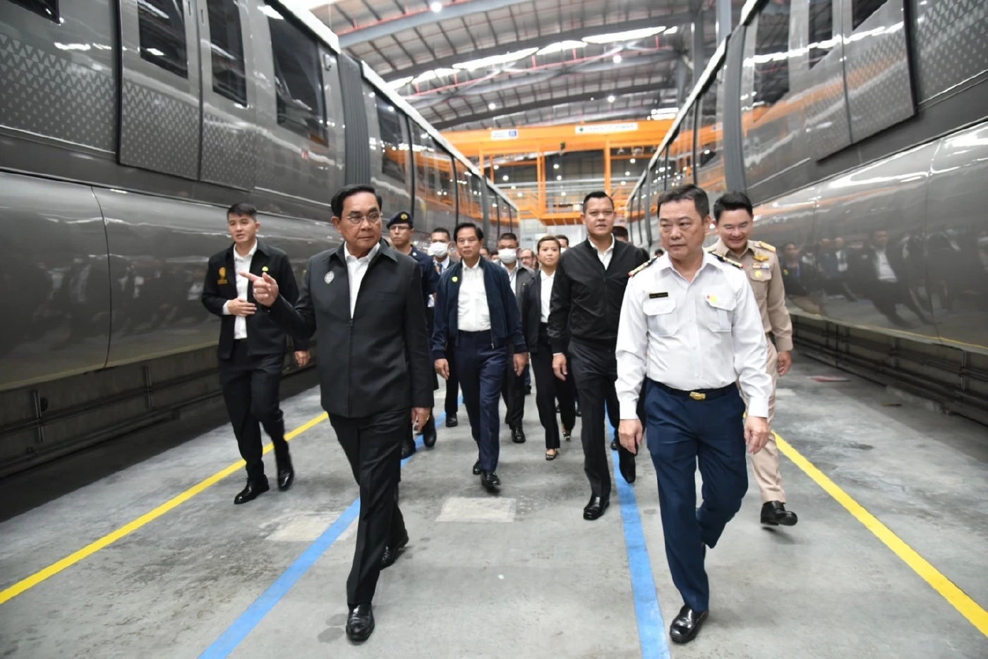 ครบ 23 สถานี! รถไฟฟ้าสายสีเหลือง เปิดบริการสถานีลาดพร้าว พร้อมลดค่าจอดรถ