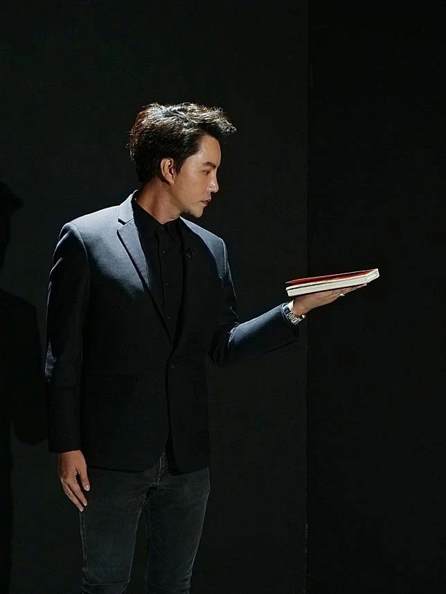 "ริว จิตสัมผัส" แจกเลขเด็ด กางตารางให้เห็นกันจะๆ ลุ้นหวยงวด 1/6/66