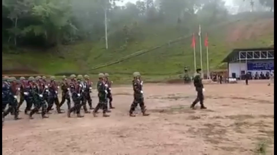 เผยภาพสุดสลด กะเหรี่ยง สู้รบ ทหารเมียนมา ผู้ลี้ภัยสงครามหนีเข้าไทยไม่หยุด