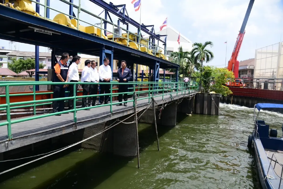 ผู้ว่าการ MEA ลงพื้นที่ตรวจสอบระบบไฟฟ้าสถานีสูบน้ำพระโขนง ร่วมกับ กทม. ดูแลระบบระบายน้ำช่วงฤดูฝน