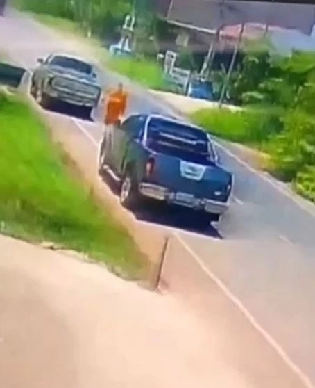 หลวงตาสุดช้ำ! สองผัวเมีย 18 มงกุฎ อ้างเป็นอดีตครู หลอกยืมเงิน 4 หมื่น