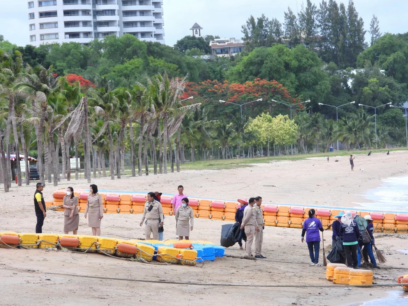 นายกฯ นาจอมเทียน นำทีมฟื้นฟู "หาดสมประสงค์" หลังถูก "มรสุม" ถล่มเสียหายยับ
