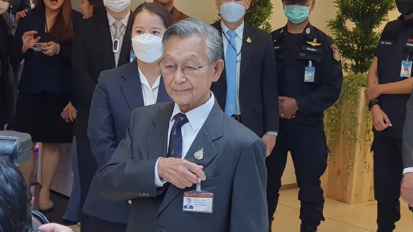 ชวน หลีกภัย