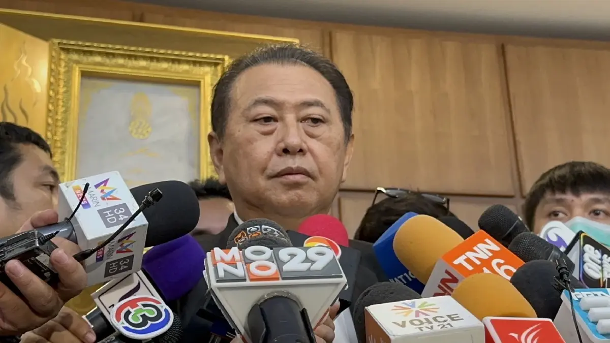 "เสรี" ส่งหลักฐานเพิ่มเติม เทียบเคียงปมพิธาถือหุ้นสื่อ จี้ กกต. เร่งพิจารณา