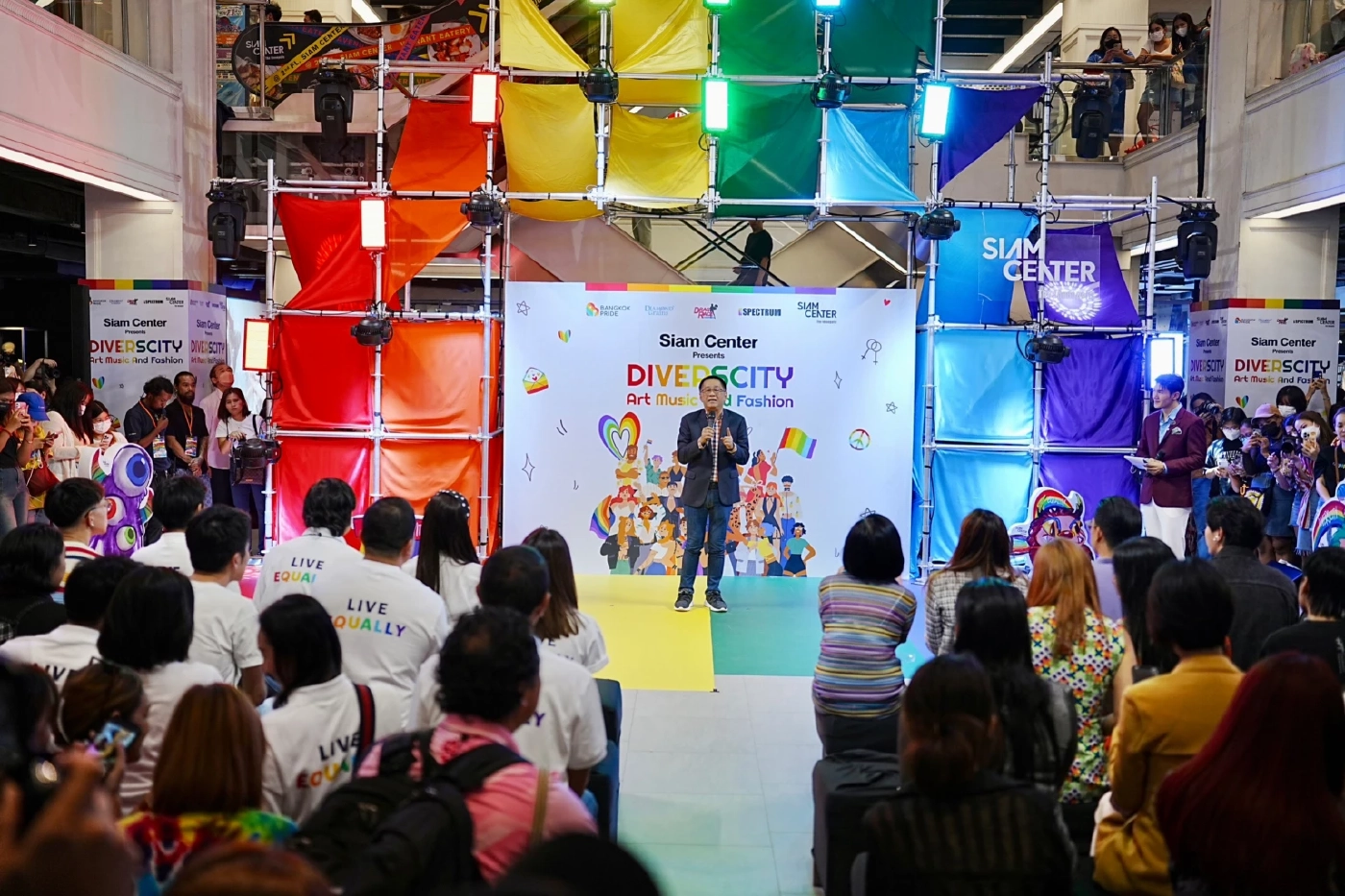 "เพื่อไทย" ย้ำดันสมรสเท่าเทียมเข้าสภาทันที พร้อมหนุนเปลี่ยนคำนำหน้านาม