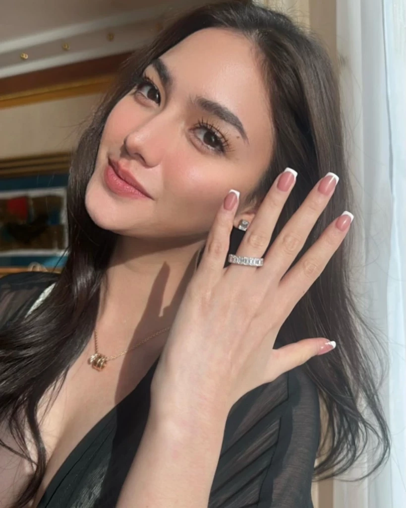 นนนี่ ณัฐชา เตรียมสละโสด แอ็คมี่ ขอแต่งงาน จัดเต็มแหวน 5.66 กะรัต   