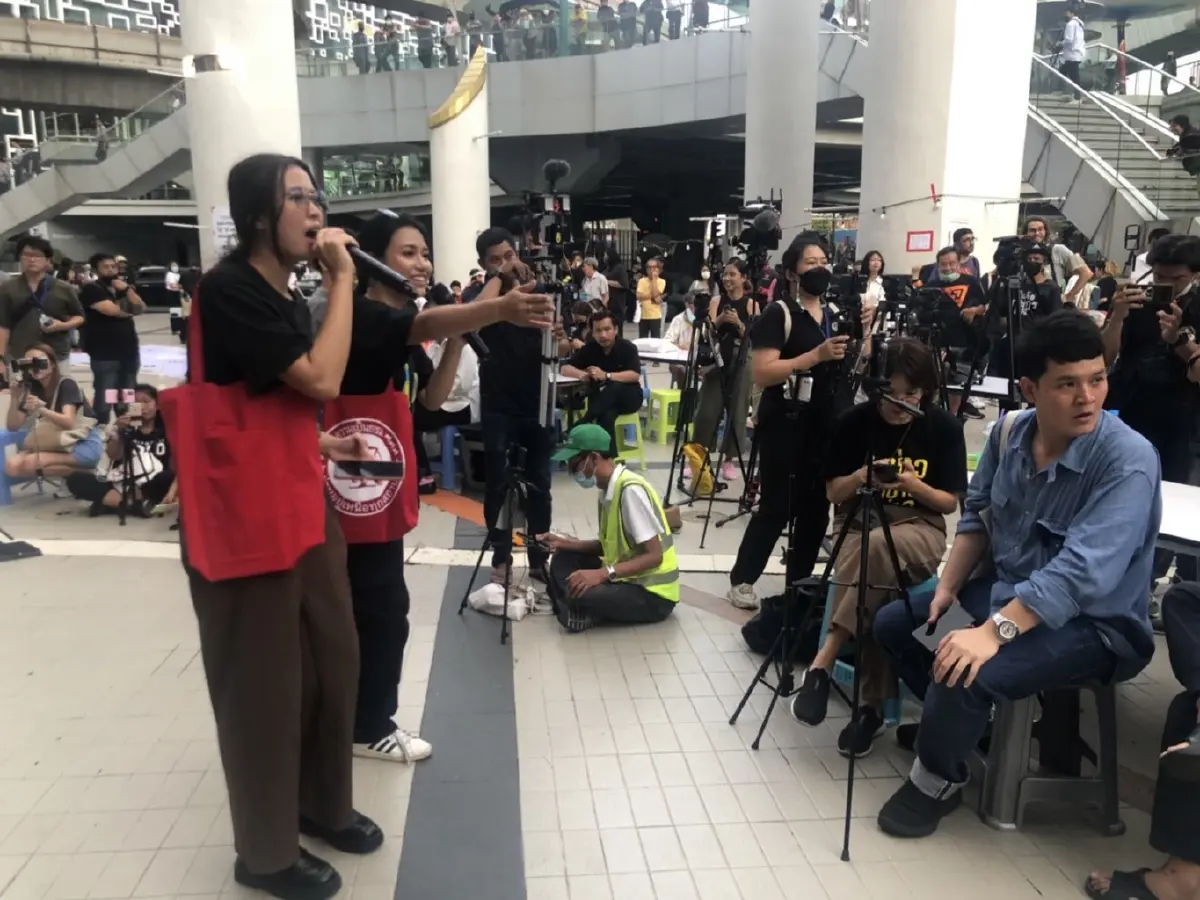 “ทะลุฟ้า” เรียกร้อง กกต. รับรองผลเลือกตั้ง เชื่อมีขบวนการขัดขวางตั้งรัฐบาล