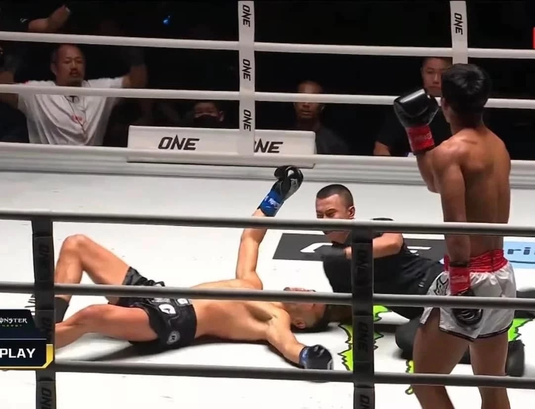 "ซุปเปอร์บอน" ท็อปฟอร์มชนะน็อก "ไทฟุน" ยก 2 ในศึก ONE Fight Night 11