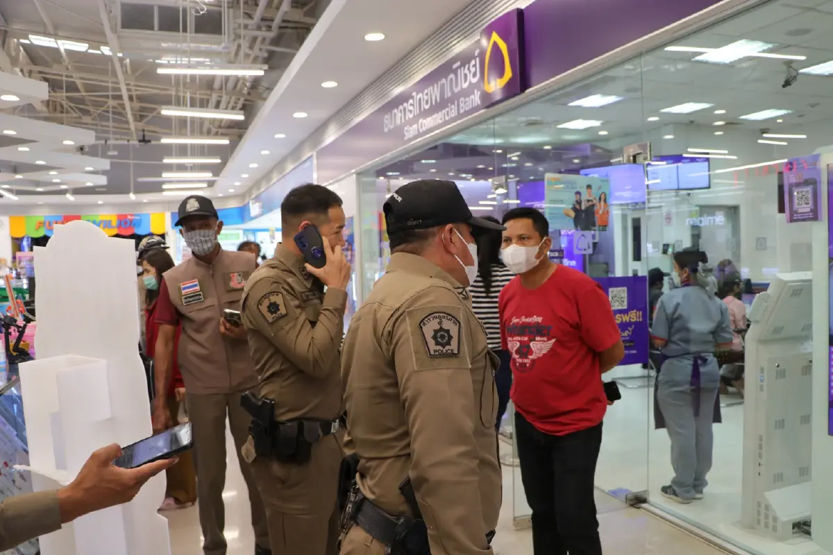 ชายหัวร้อน โวย จนท.ธนาคาร ฝากเงินไม่เข้า ขู่เอาชีวิตลูกค้าที่มาใช้บริการ