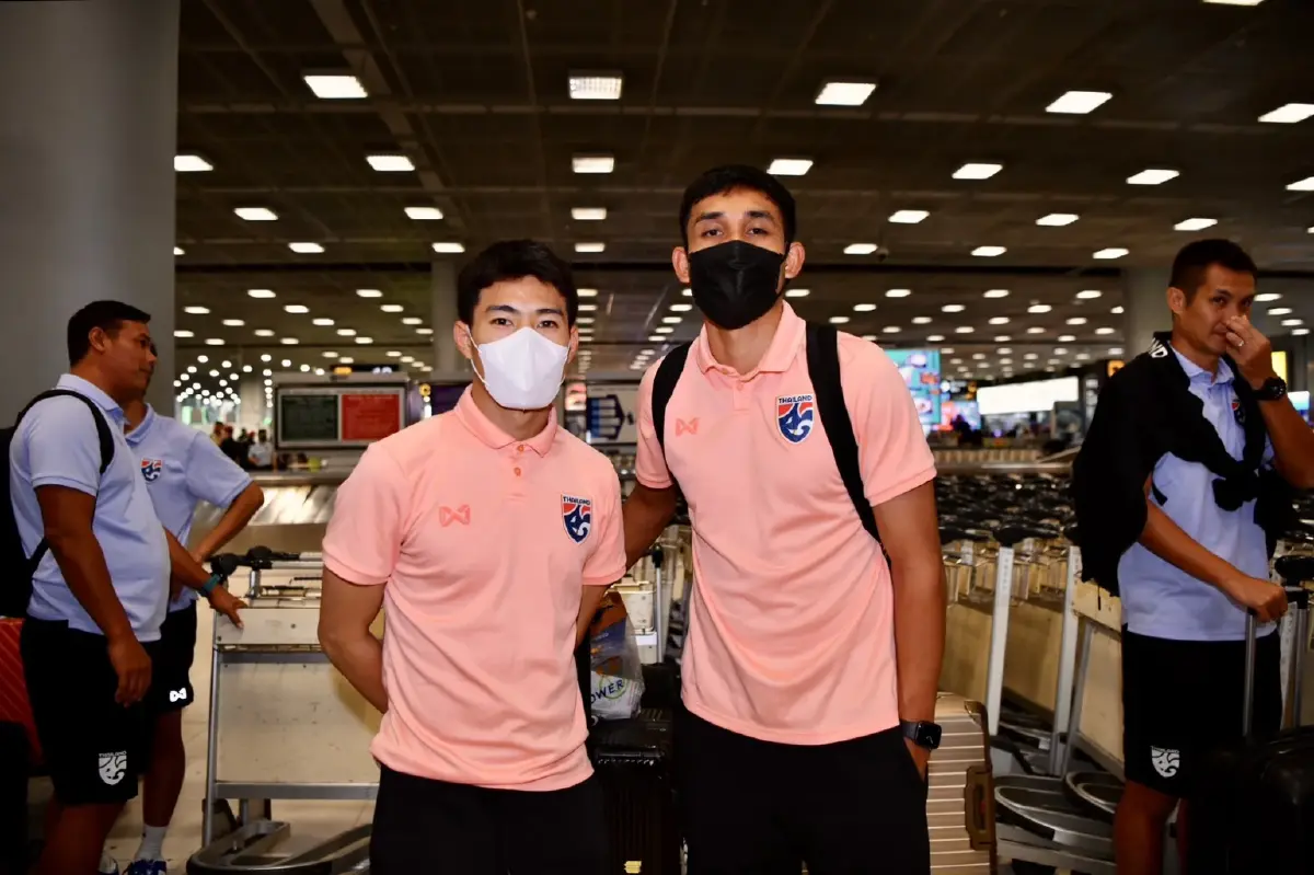 "ทีมชาติไทย" เดินทางกลับถึงบ้านเกิด "กฤษดา" รับทีมยังมีหลายสิ่งให้แก้