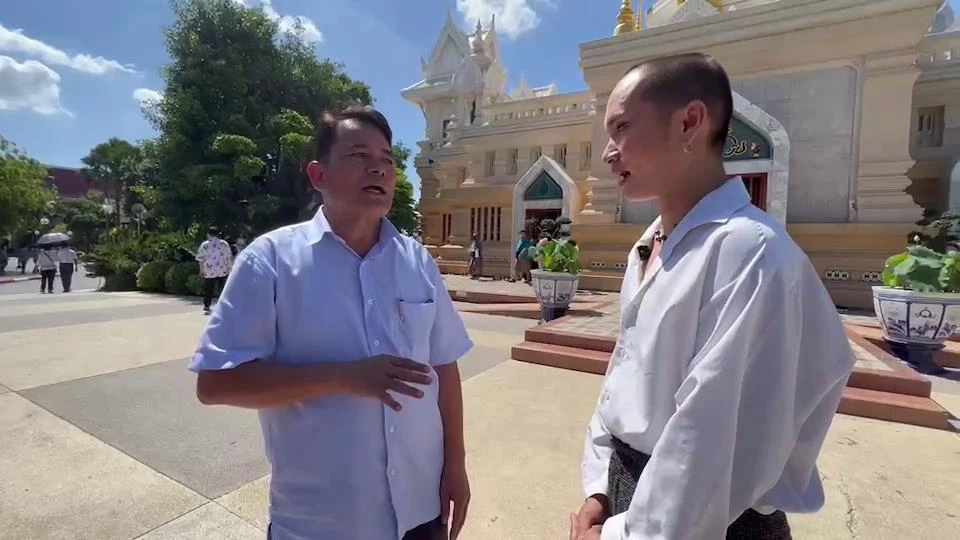 "พัดชา เทพสามตา" เข้ากราบขอขมาสรีระสังขาร "หลวงพ่อรวย" หลังกระทำไม่เหมาะสม
