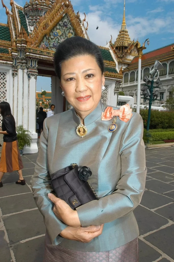 เปิดประวัติ "คุณหญิงเทวี" เจียรวนนท์ ตลอด 62 ปีที่เคียงคู่ "เจ้าสัวซีพี"