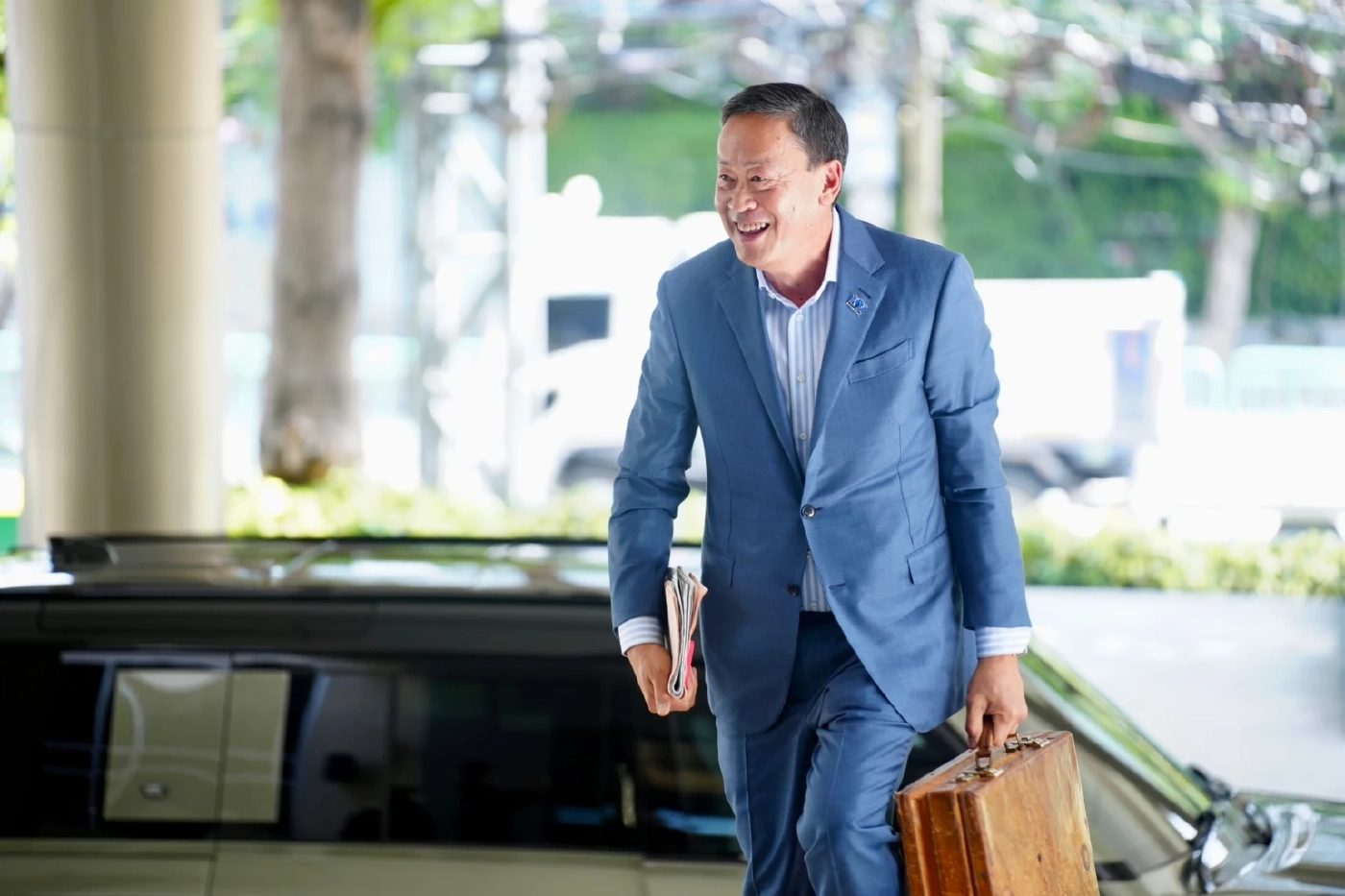 เศรษฐา ทวีสิน