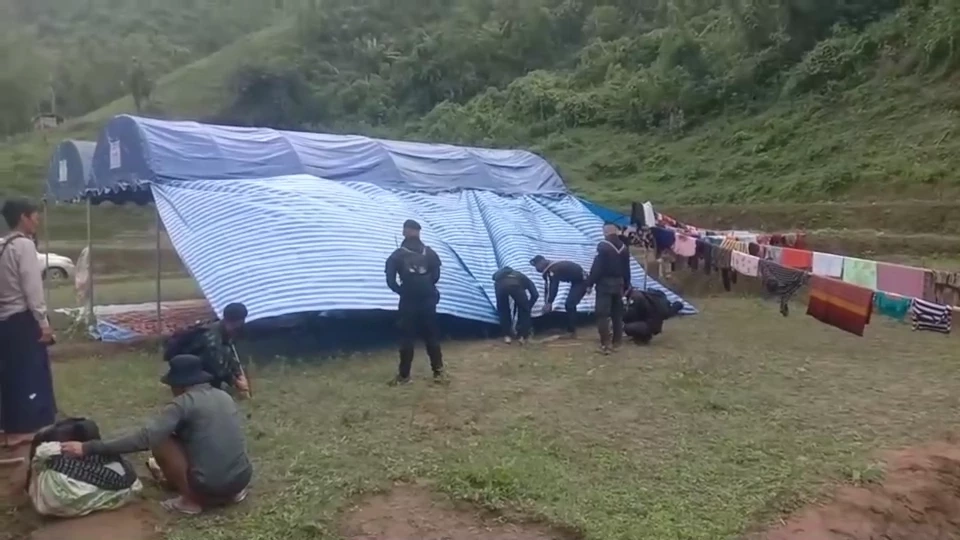 เผยภาพสุดสลด กะเหรี่ยง สู้รบ ทหารเมียนมา ผู้ลี้ภัยสงครามหนีเข้าไทยไม่หยุด