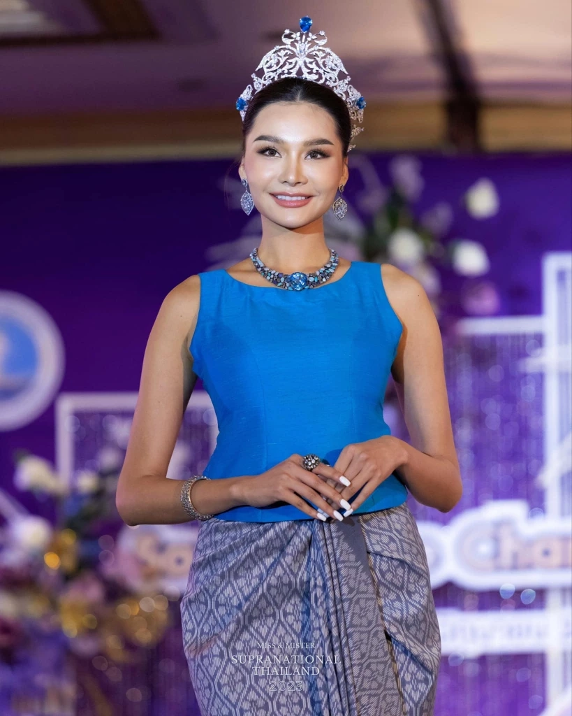 เฟิร์ส ภัทราพร หวัง