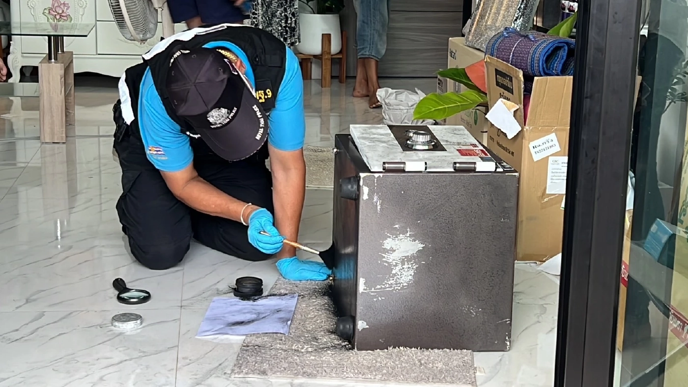 ขึ้นบ้านใหม่ 5 วัน โจรบุกยกตู้เซฟเก็บเงิน-ทองคำ-เครื่องเพชร หวิดสูญ 2 ล้าน