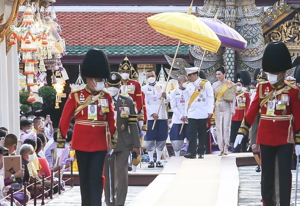 ในหลวง พระราชินี ทรงบำเพ็ญพระราชกุศลวันวิสาขบูชาและเฉลิมพระชนมพรรษา