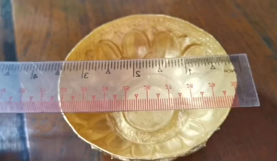 ตะลึง! วัดปรับพื้นที่สร้างศาลามณฑป ขุดเจอ "พานทองคำแท้" อายุกว่า 200 ปี