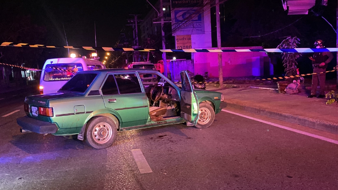 สายไหมเดือด! 4 หนุ่มกลับจากตลาดนัด ถูกตามประกบรัวไม่ยั้ง เจ็บ 3 สาหัส 1