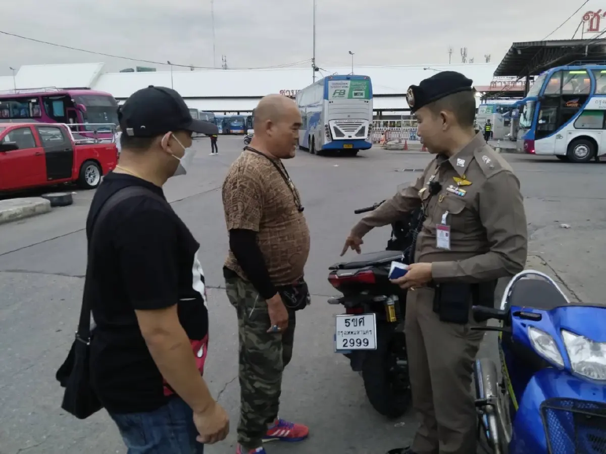 ตร.บางซื่อ จับแก๊งมาเฟีย-วินผี รอบขนส่งหมอชิต