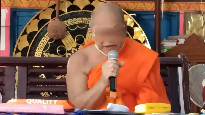 ชาวบ้านวังตะเคียน รวมตัวขับไล่เจ้าอาวาส ปมกู้เงิน-สร้างหนี้วัด 3 ล้าน