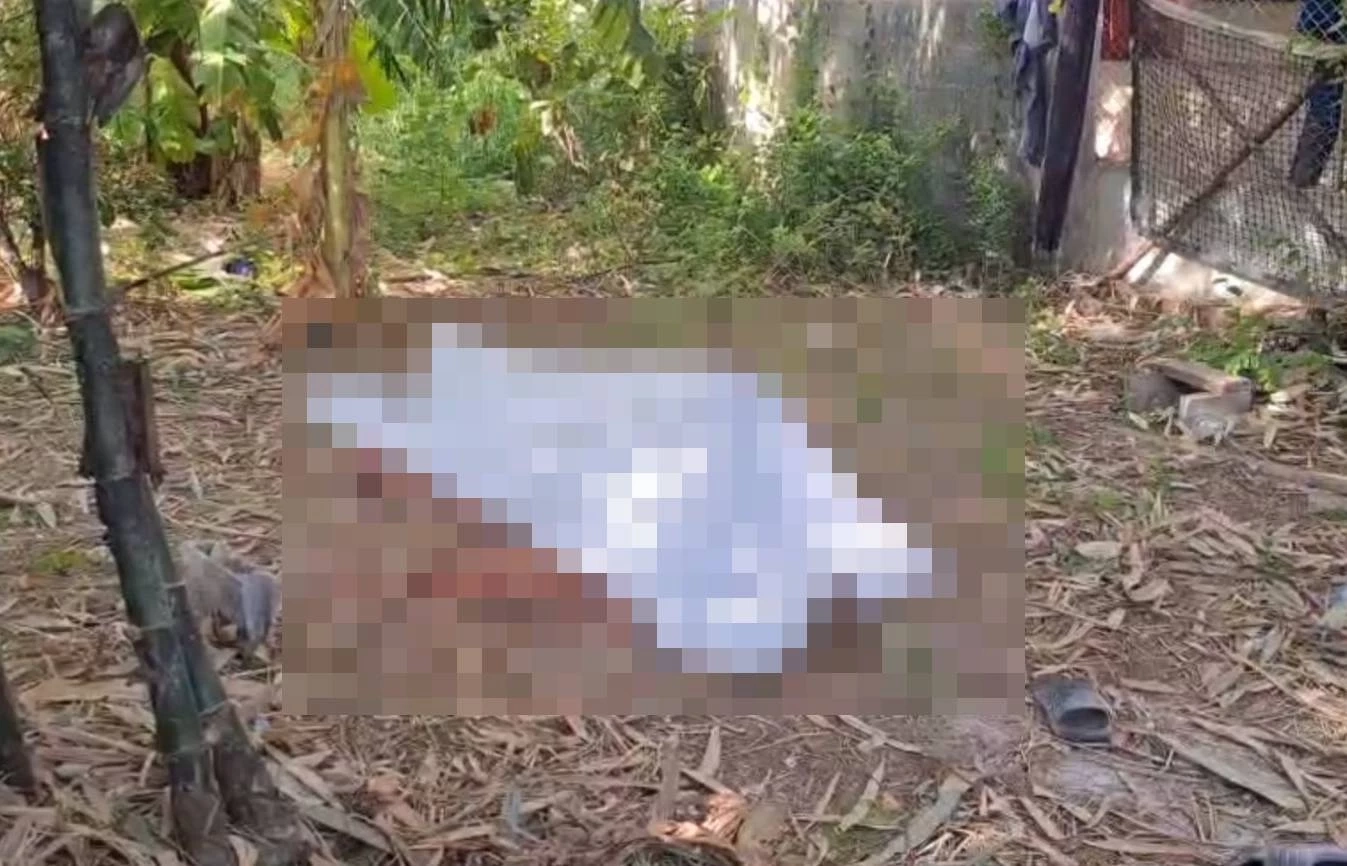 ชายสติไม่ดี ใช้มีดปอกผลไม้ปาดคอตัวเองดับ ต่อหน้าผู้ใหญ่บ้าน ตร.เร่งหาสาเหตุ