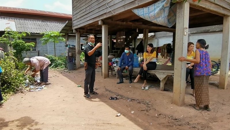 ครูและชาวบ้าน เพื่อนบ้านน้องข้าวปั้น