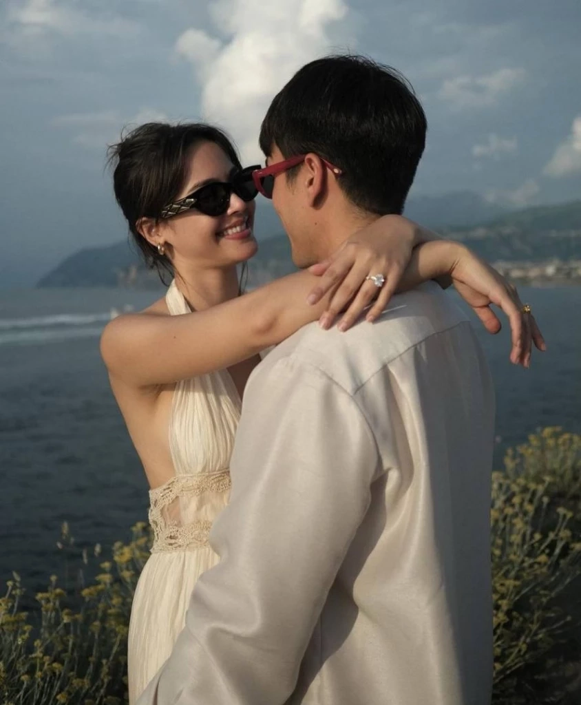 ญาญ่า อุรัสยา เขินแก้มแตก เล่าโมเมนต์ ณเดชน์ ขอแต่งงาน 