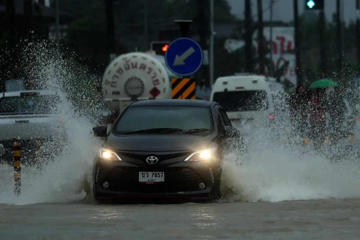 "ฝนตกหนักถึงหนักมาก" กรมอุตุฯเตือนฝนเพิ่มขึ้น แจ้ง 3 ภาครับมือ กทม.อ่วม 60%