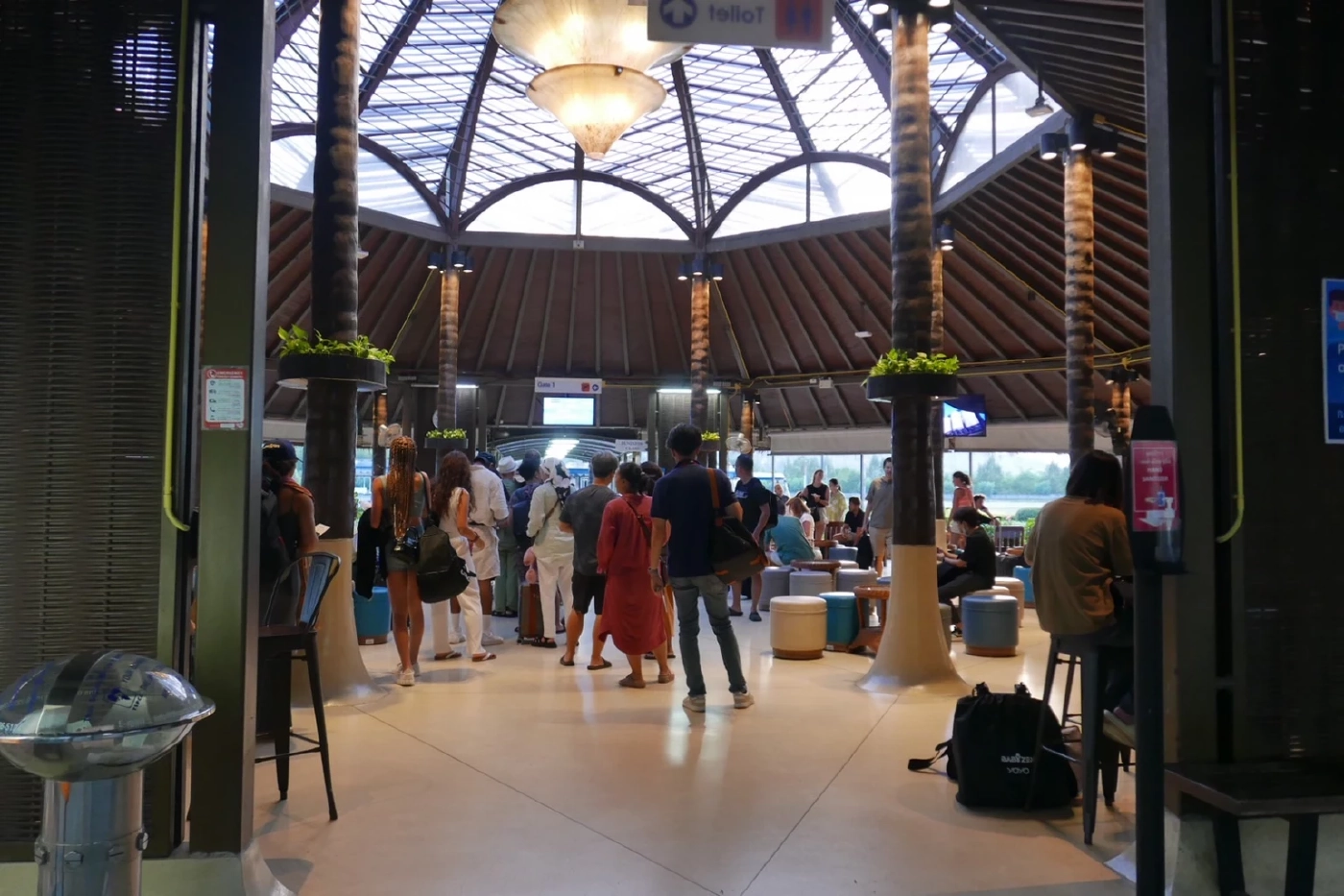 ปล่อยใจ ทิ้งความวุ่นวายบินข้ามฟ้า ไปหมู่บ้านชาวประมง 5 ดาวที่เกาะสมุย