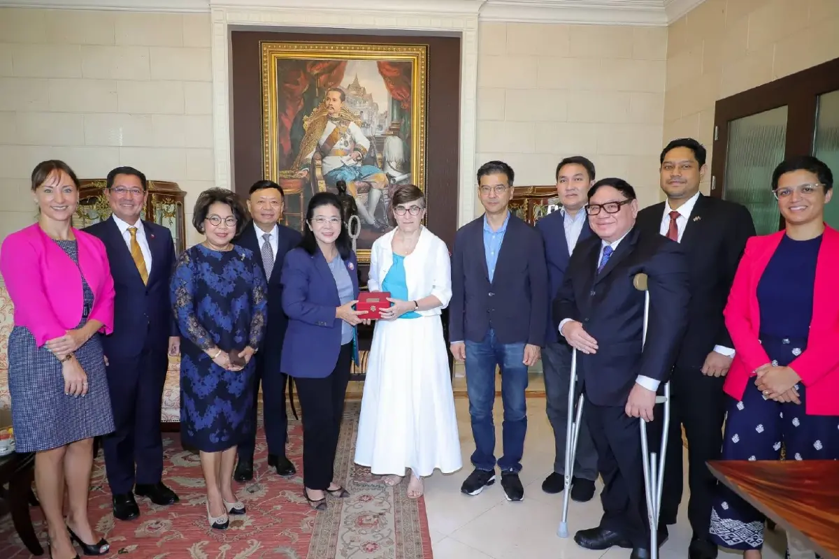 "สุดารัตน์" แจง ทูตออสเตรเลีย ระบุ 8 พรรคจับมือแน่น หนุน "พิธา" เป็นนายกฯ