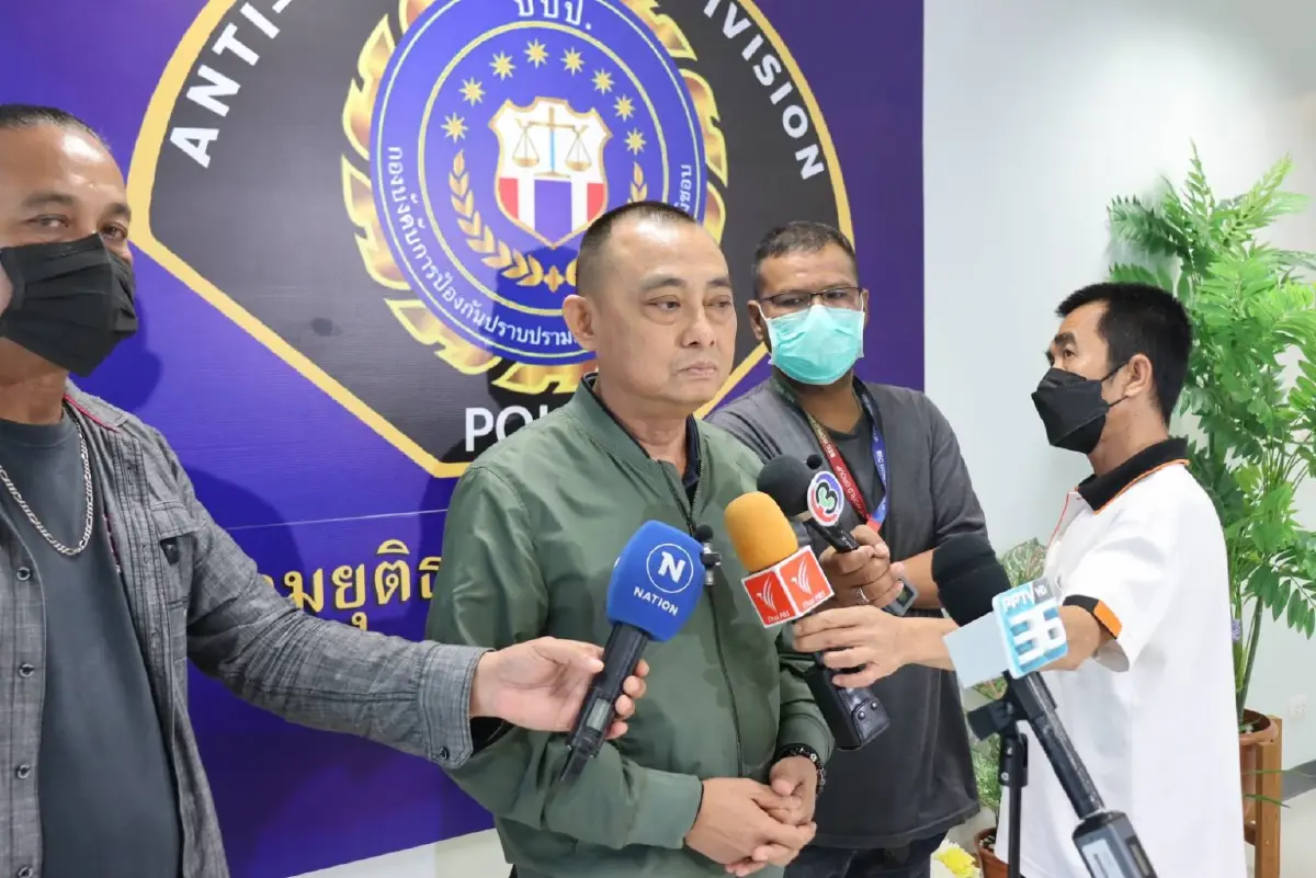 เด้ง 40 ตำรวจทางหลวงเข้ากรุ เซ่นปมส่วยสติ๊กเกอร์ รถบรรทุก
