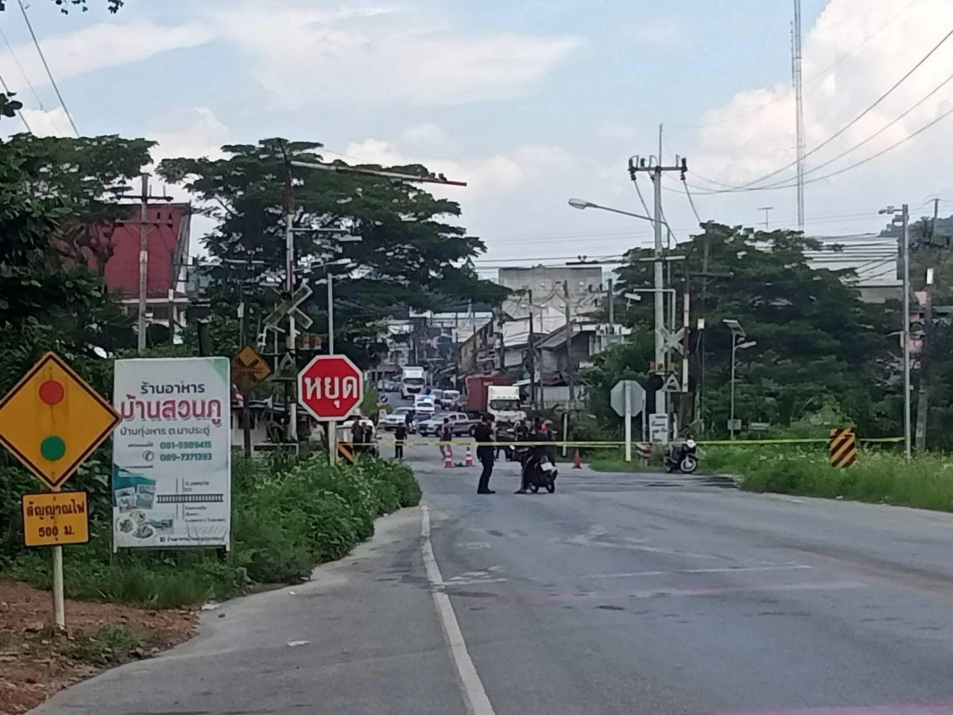 คนร้ายโจมตีป้อมตำรวจ ทางข้ามรถไฟนาประดู่ จ.ปัตตานี "ส.ต.ท." พลีชีพ 1 นาย
