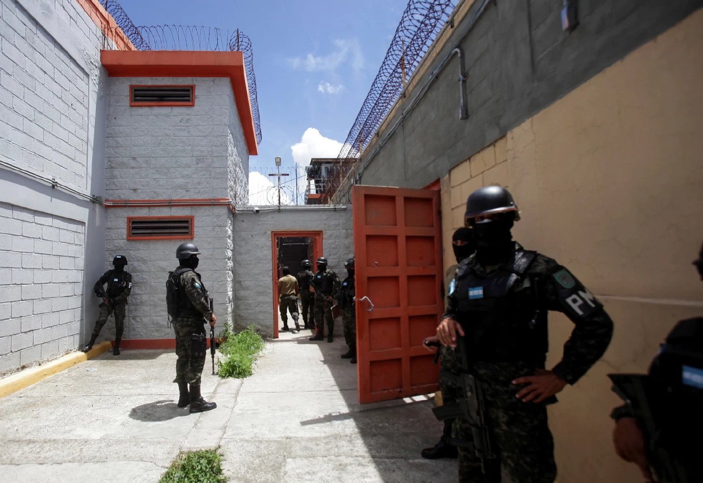 กองทัพฮอนดูรัสเข้าคุมเรือนจำทั่วประเทศเพื่อกวาดล้างแก๊งอาชญากร