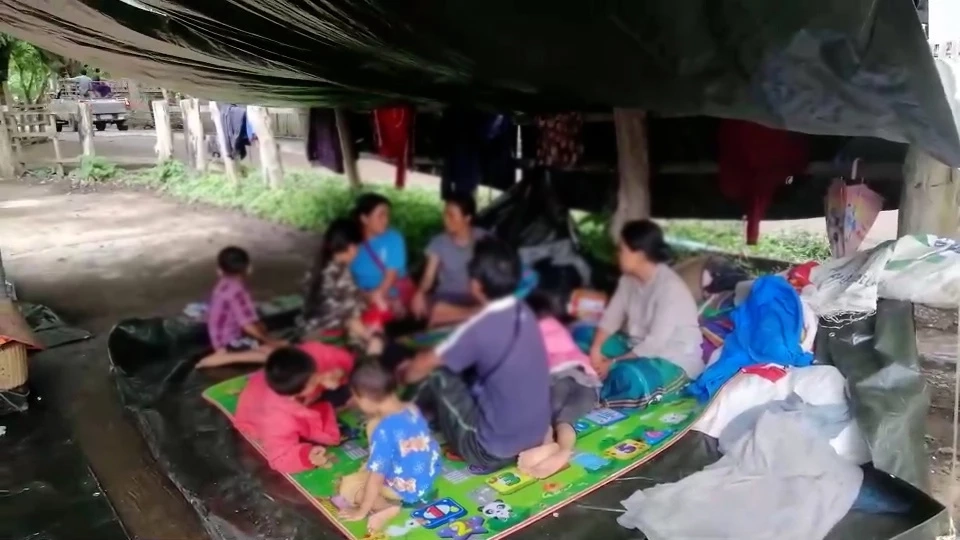 ผู้อพยพชาวกะเหรี่ยง หนีภัยสงคราม ยังทะลักเข้าไทยอย่างต่อเนื่อง