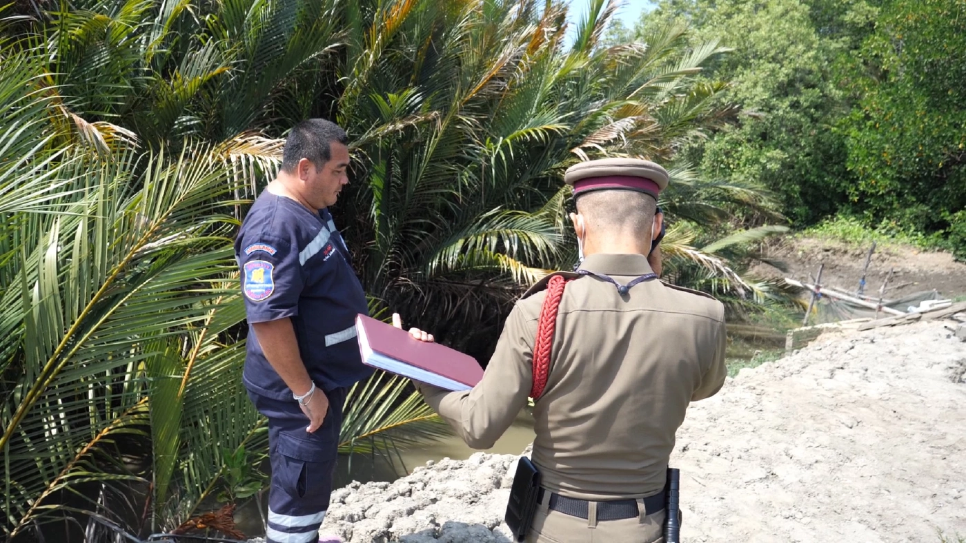 สุดโหด! ฆ่าปาดคอ หนุ่มสักลาย ผ้าขาวม้ามัดขา หิ้วศพหมกนาเกลือ