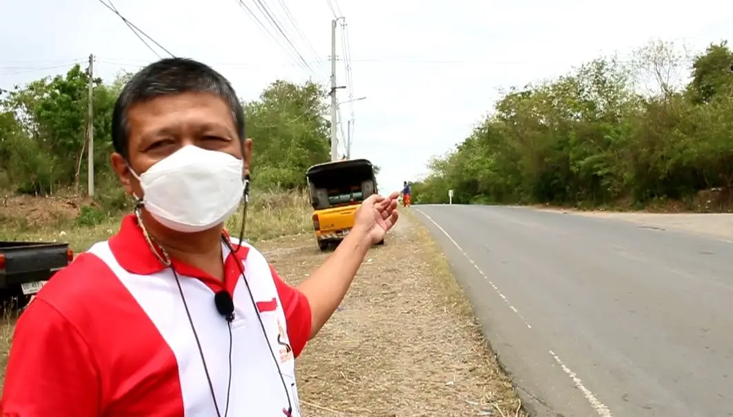 เปิดสภาพถนน จุด "หมอมีน" เกิดอุบัติเหตุ จนท.เร่งติดป้ายเตือน-ไฟกะพริบ