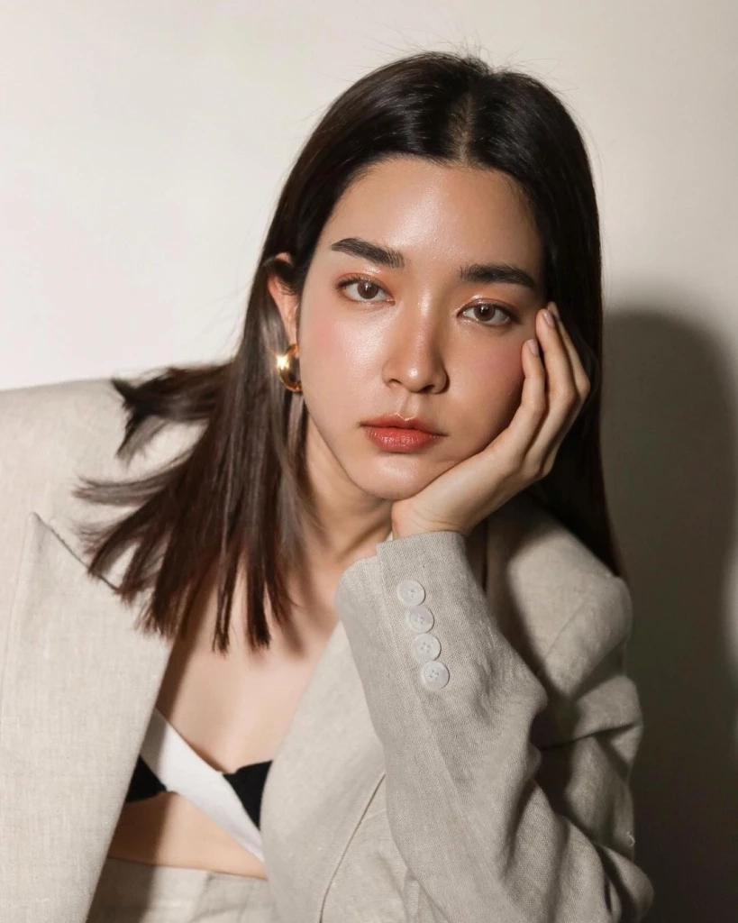 'โม มนชนก' โพสต์ฟาดคนพฤติกรรมแย่ เจอกระแสตีกลับ ทัวร์ลงสะงั้น!