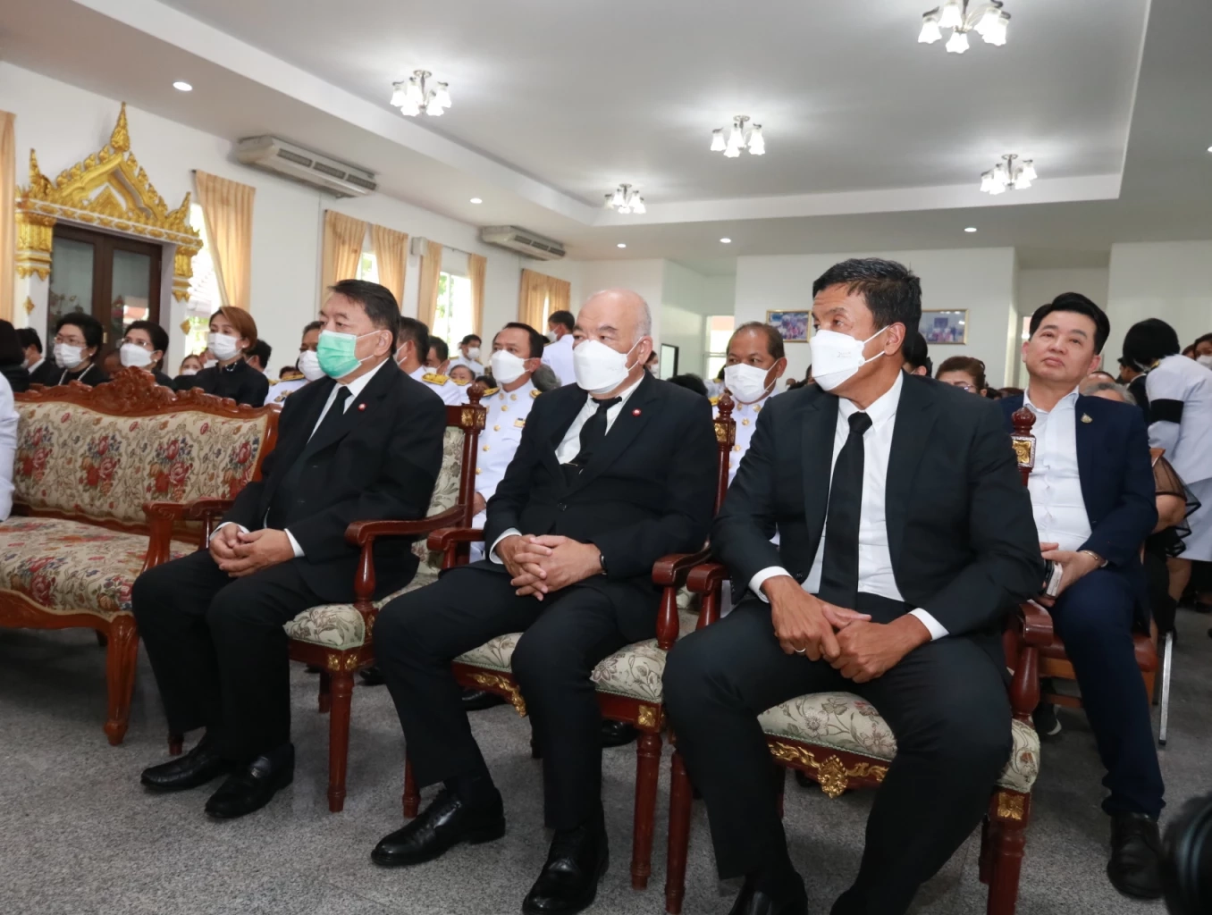 ในหลวง ทรงพระกรุณาโปรดเกล้าฯ พระราชทานน้ำหลวงอาบศพ "ผู้ว่าฯ หมูป่า"