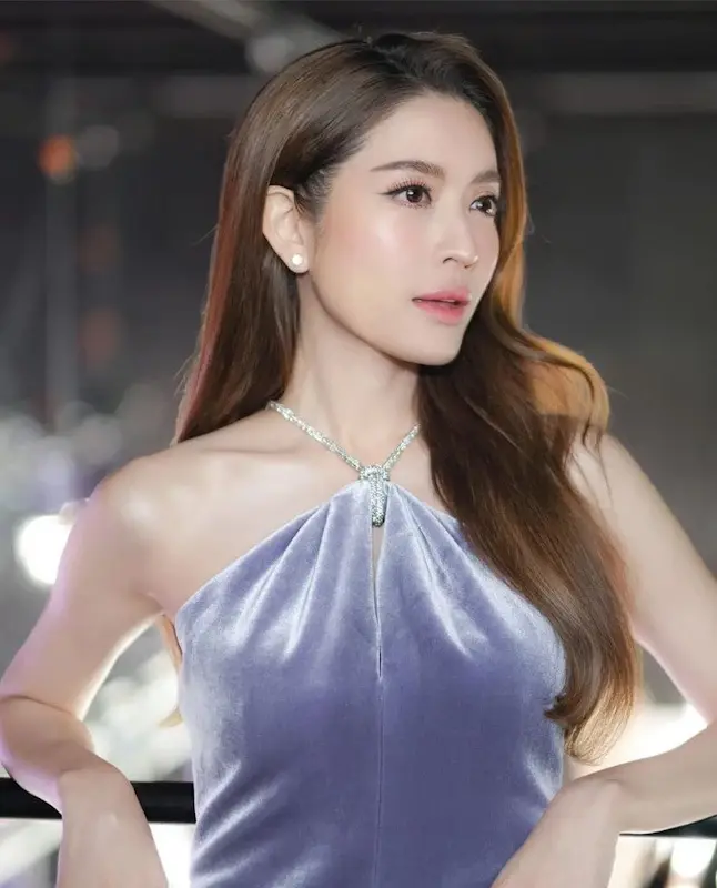 "แอฟ ทักษอร" ประกาศไม่โสดแล้ว ชาวเน็ตลุ้นหนัก! หนุ่มคนไหนคือแฟนใหม่แม่