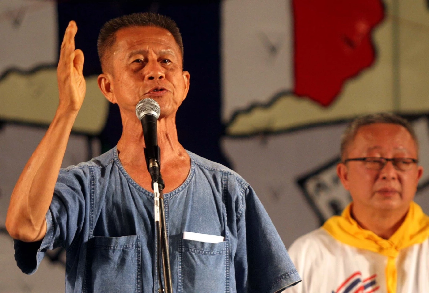 พล.ต.จำลอง ศรีเมือง