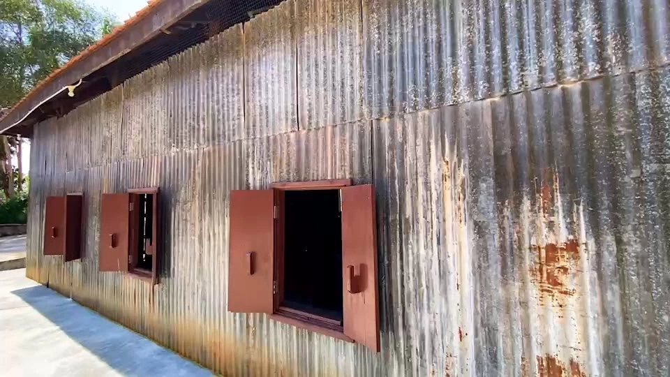 ชวนเที่ยว "พระอุโบสถสังกะสี" อายุกว่า 100 ปี หนึ่งเดียวในประเทศไทย ที่ระยอง