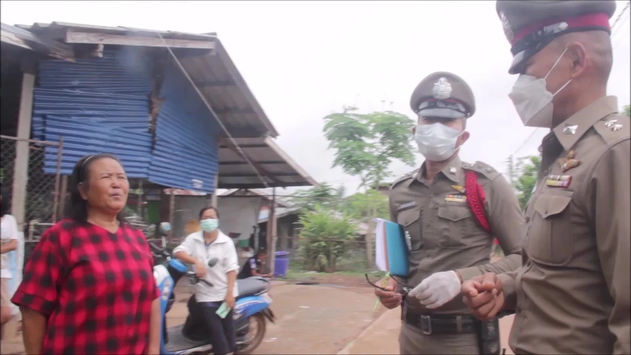 หดหู่! ผัวรุ่นเดอะหลอนจัด ราดน้ำมันจุดไฟเผาเมียตาบอด ดับคาบ้าน