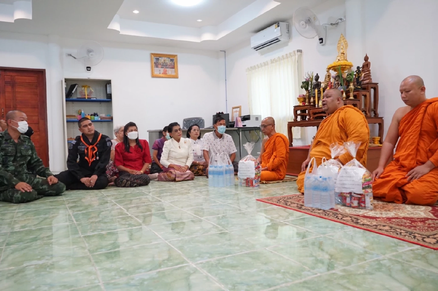 โจรใต้สุดชั่ว ลอบบึ้มทหาร - พระสงฆ์ รือเสาะ ขณะออกบิณฑบาต เจ็บรวม 5 ราย